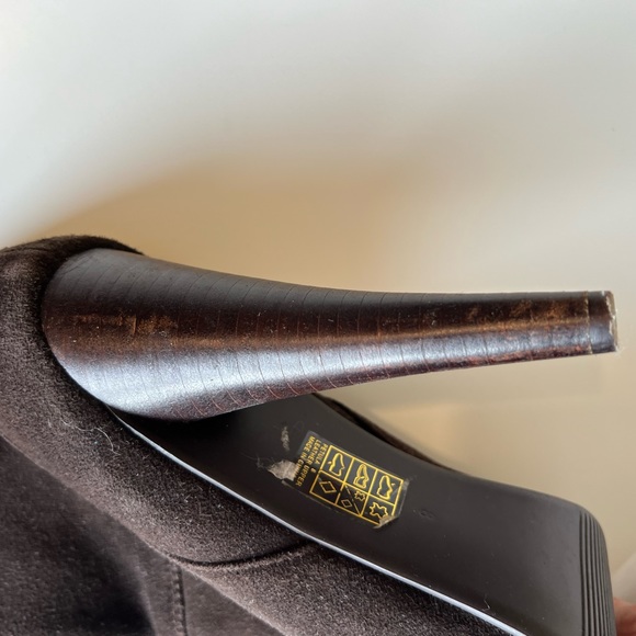 [SOLD] Brown Suede Over-the-Knee Boots - Picture 3 of 6